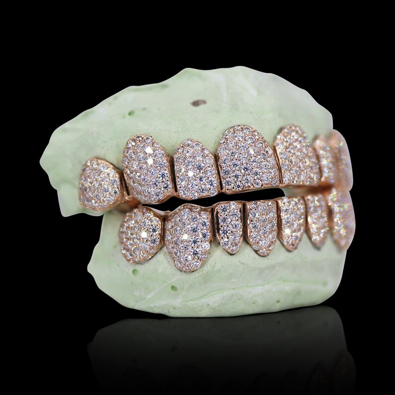 Pretty moissanite round brilliant cut vvs clarity sparkling diamond iced out 925 sterling silver customize tooth grillz (Copy)