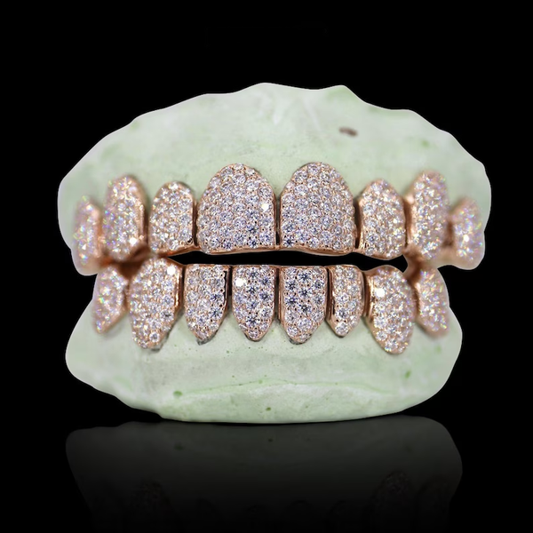 Pretty moissanite round brilliant cut vvs clarity sparkling diamond iced out 925 sterling silver customize tooth grillz (Copy)