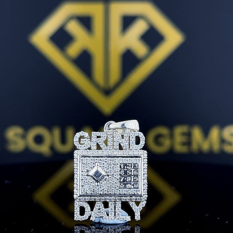 Daily Grind Elite Pendant