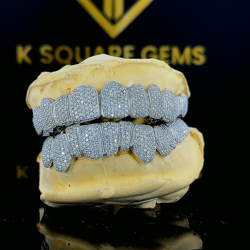 Pretty moissanite round brilliant cut vvs1 clarity sparkling diamond iced out 925 sterling silver customize tooth grillz