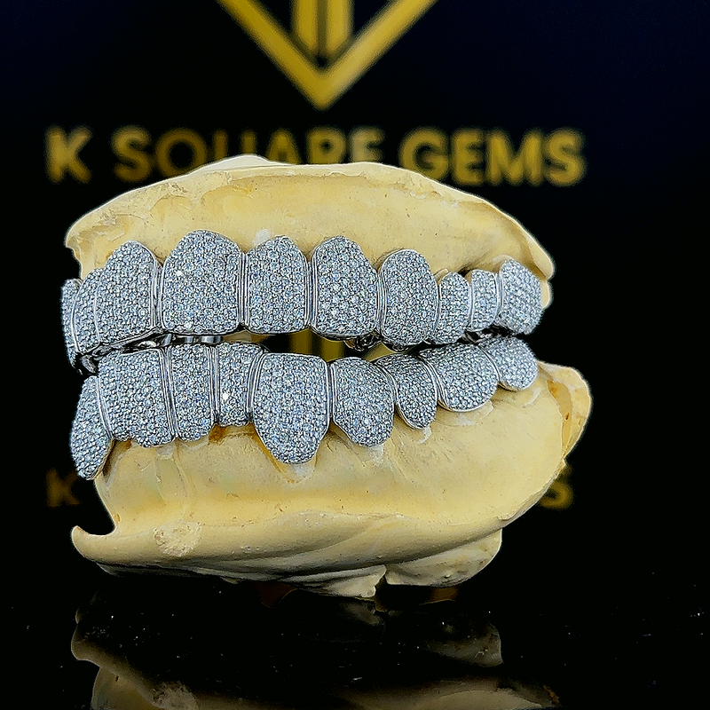 Pretty moissanite round brilliant cut vvs1 clarity sparkling diamond iced out 925 sterling silver customize tooth grillz