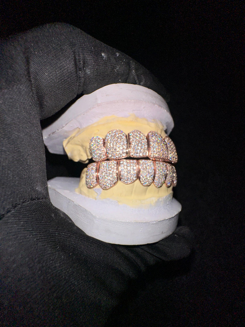 Custom fashion wholesale Top 8 bottom 8 tooth grillz for women in vvs clarity designer jewlery 14 kt moissanite diamonds