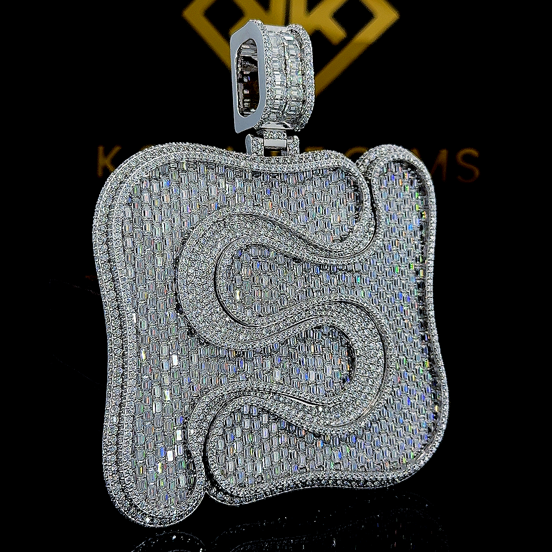 Swurve Moissanite Pendent