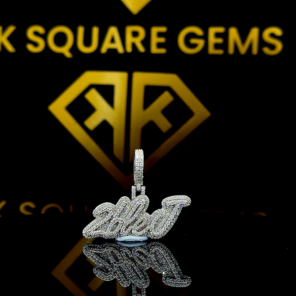 Flexor Moissanite Pendant