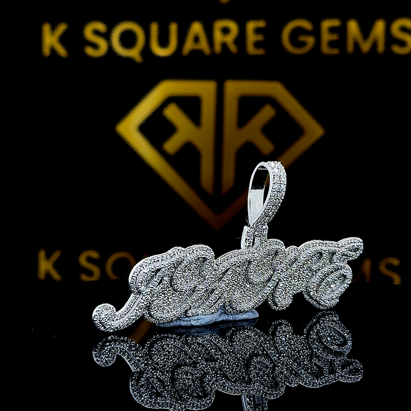 Savagé Moissanite Pendant