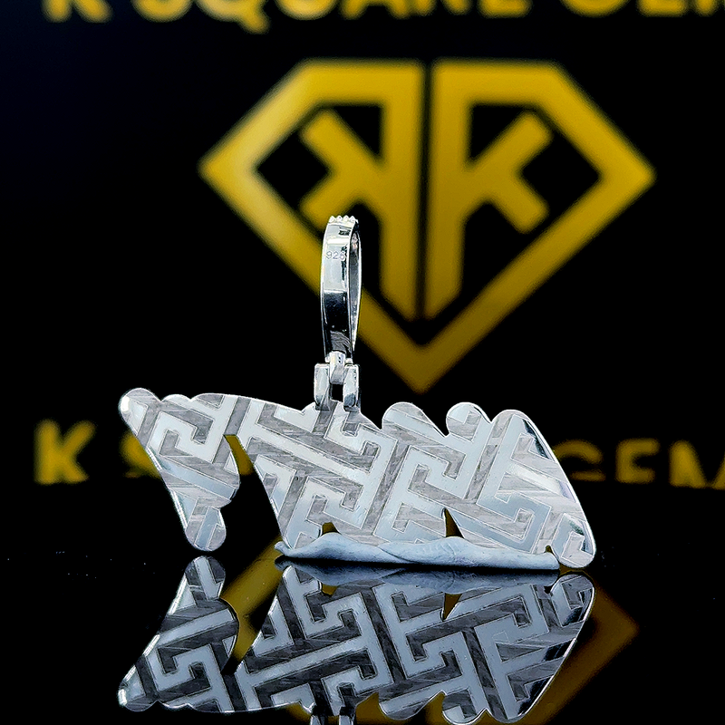 Nastique Moissanite Pendant