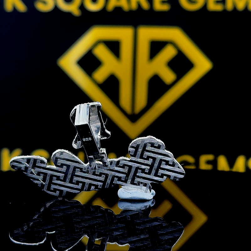 Shynix Regal Spark Pendant