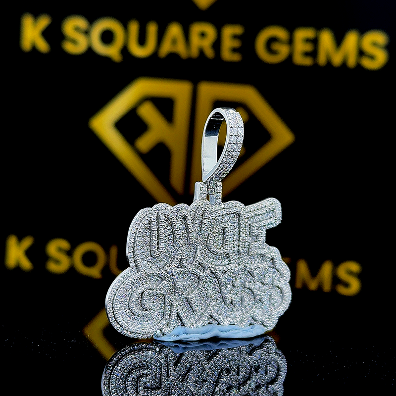Droverse Moissanite Pendent
