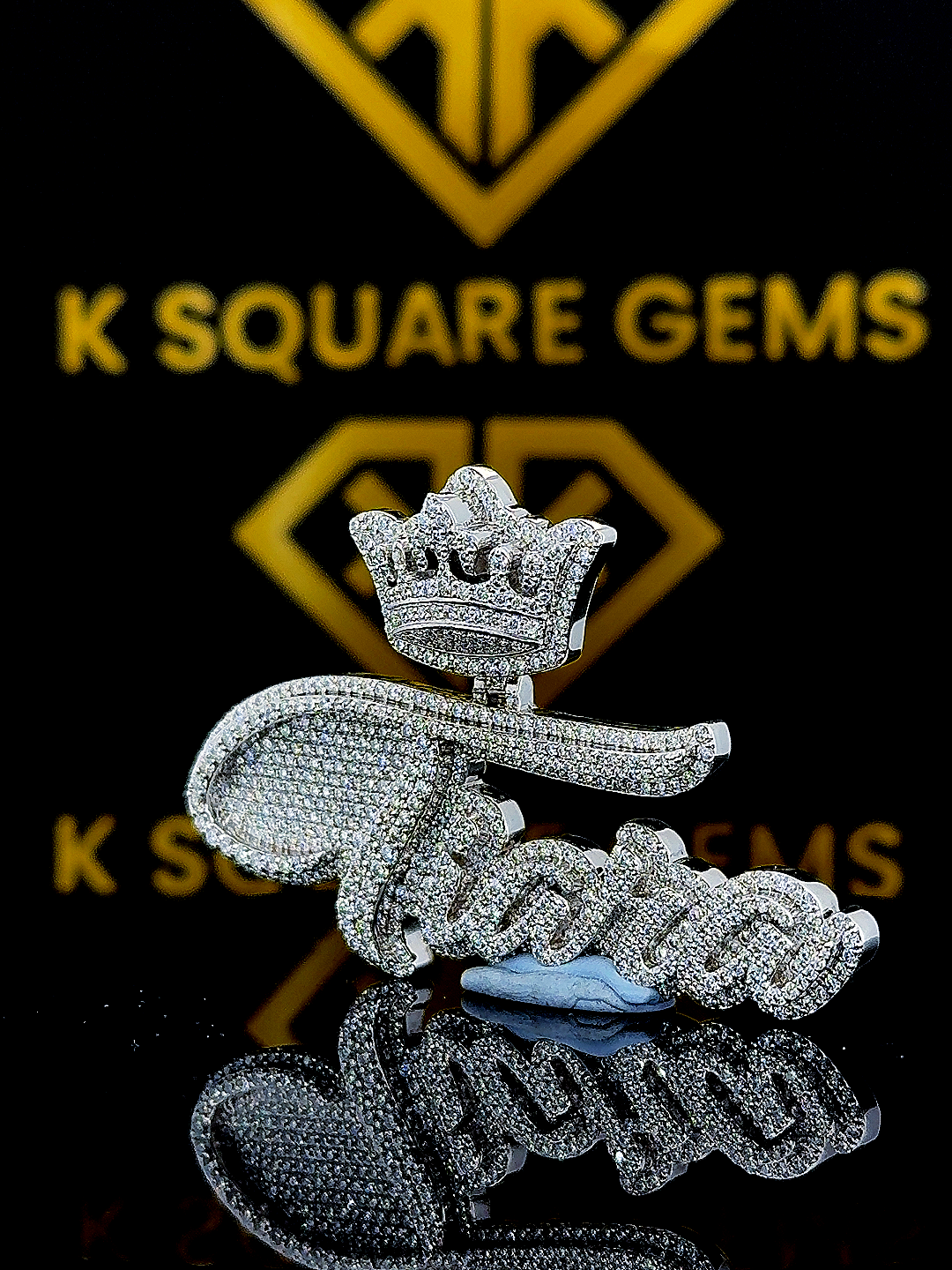 Crownin Moissanite Pendent