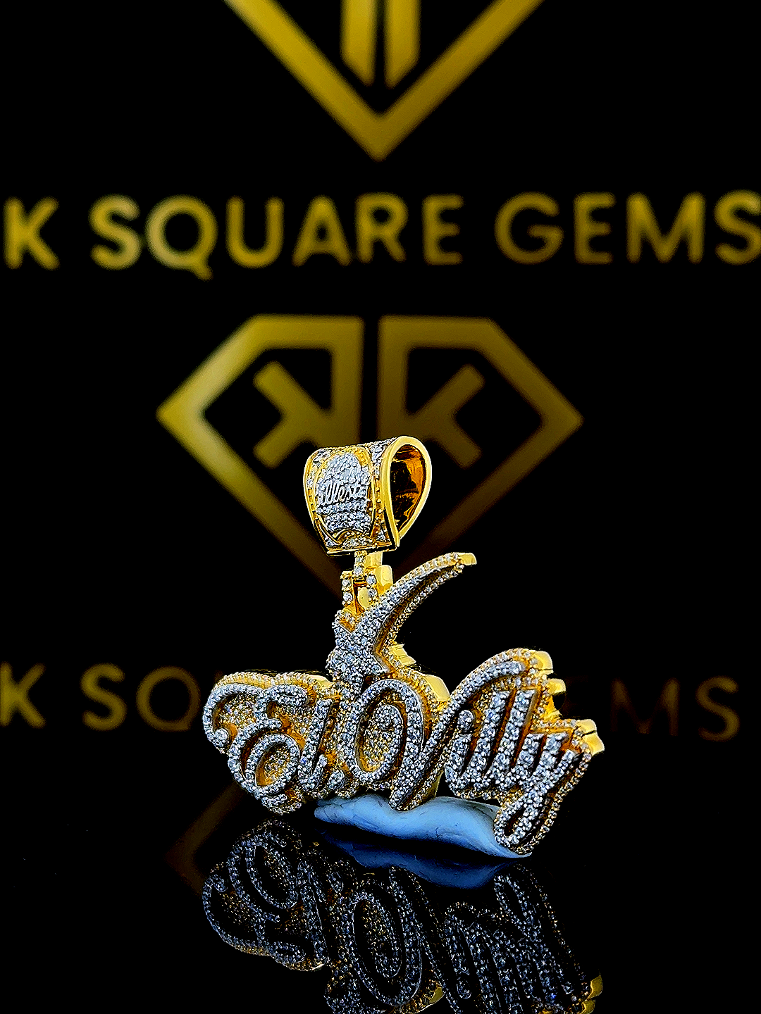 Villatoro Moissanite Pendent