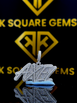 Avzion Moissanite Pendent
