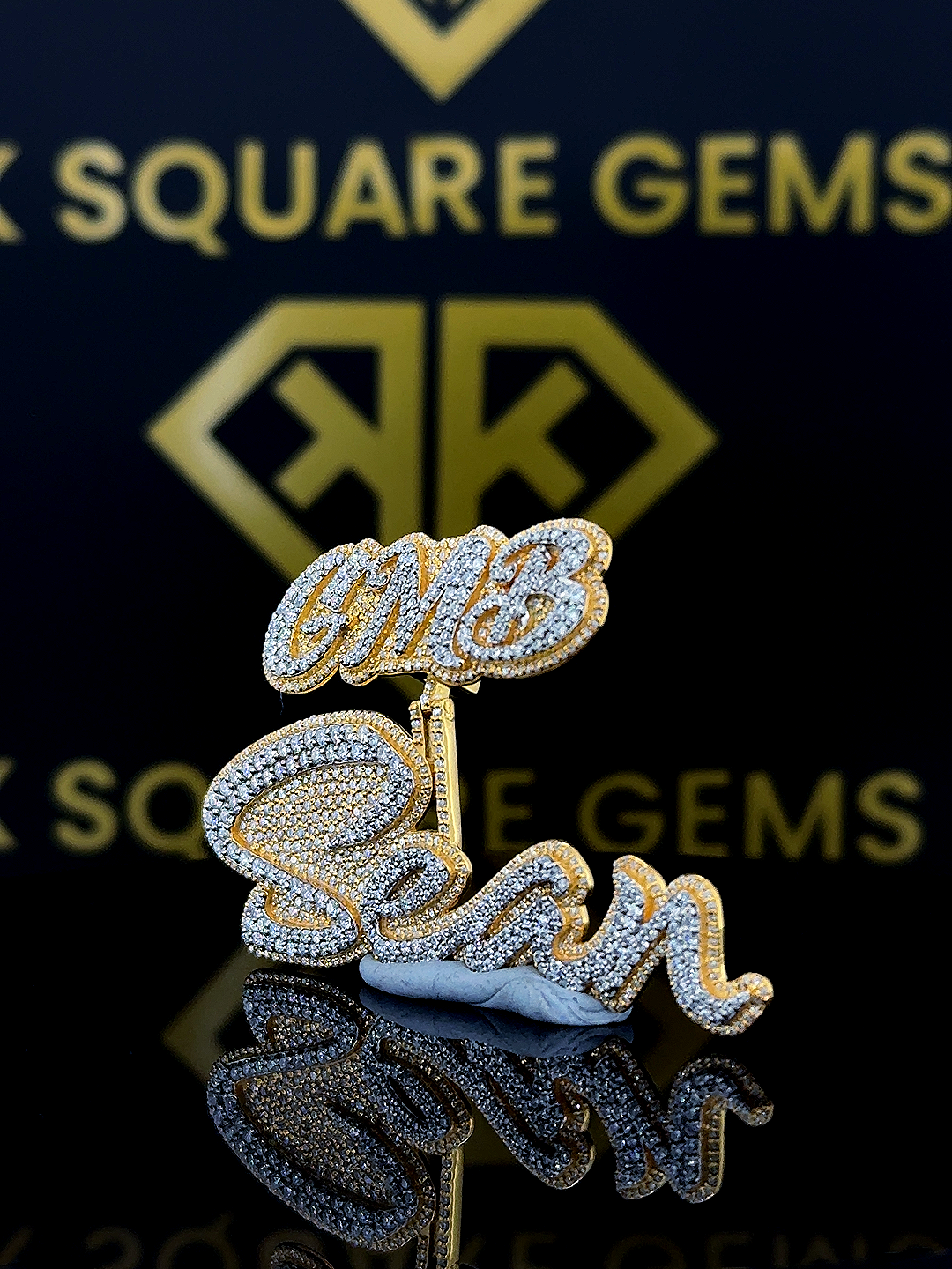 Seanique Moissanite Pendent