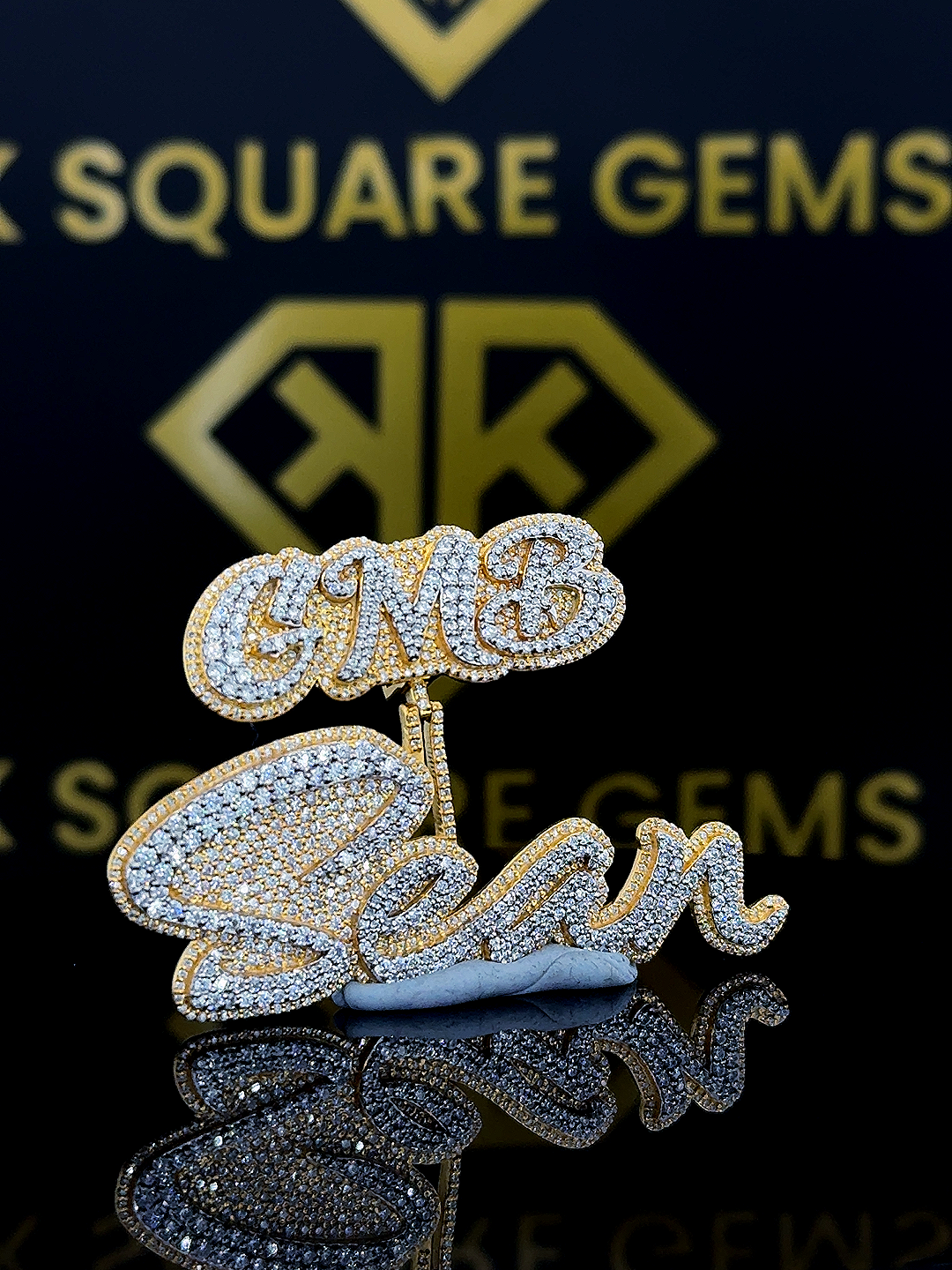 Seanique Moissanite Pendent
