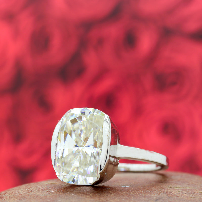 Elegant Modern Clear Cushion Cut Moissanite Diamond Ring