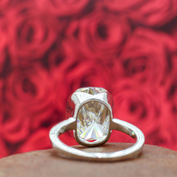 Elegant Modern Clear Cushion Cut Moissanite Diamond Ring