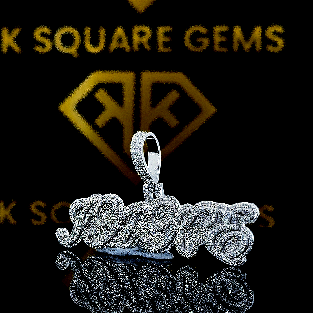 Savagé Moissanite Pendant
