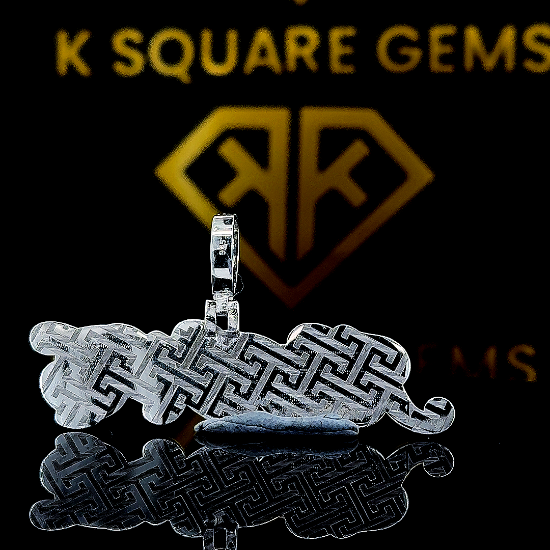 Savagé Moissanite Pendant