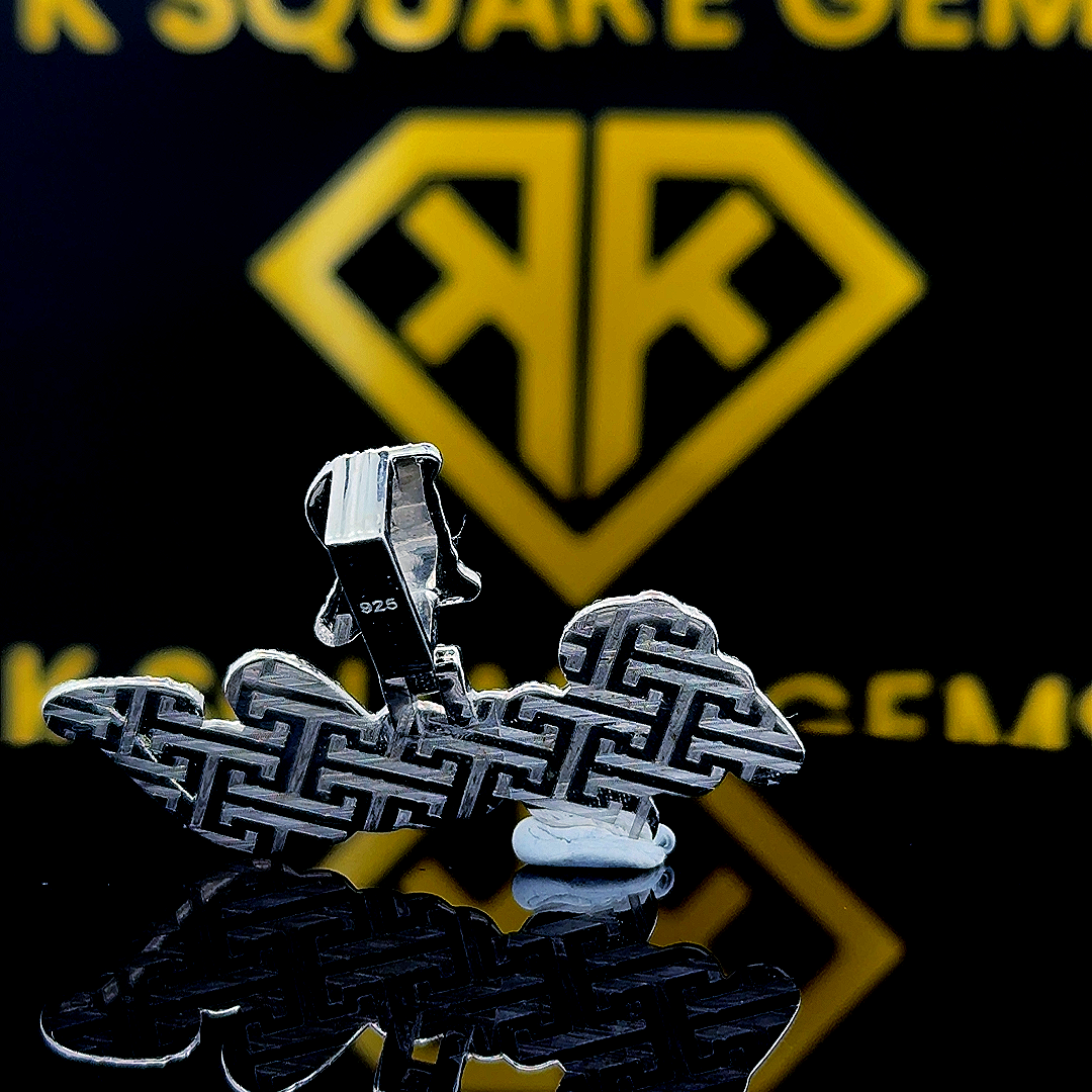 Shynix Regal Spark Pendant