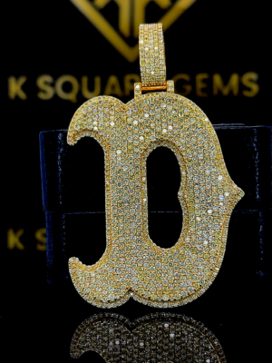 Dyn Moissanite Pendent