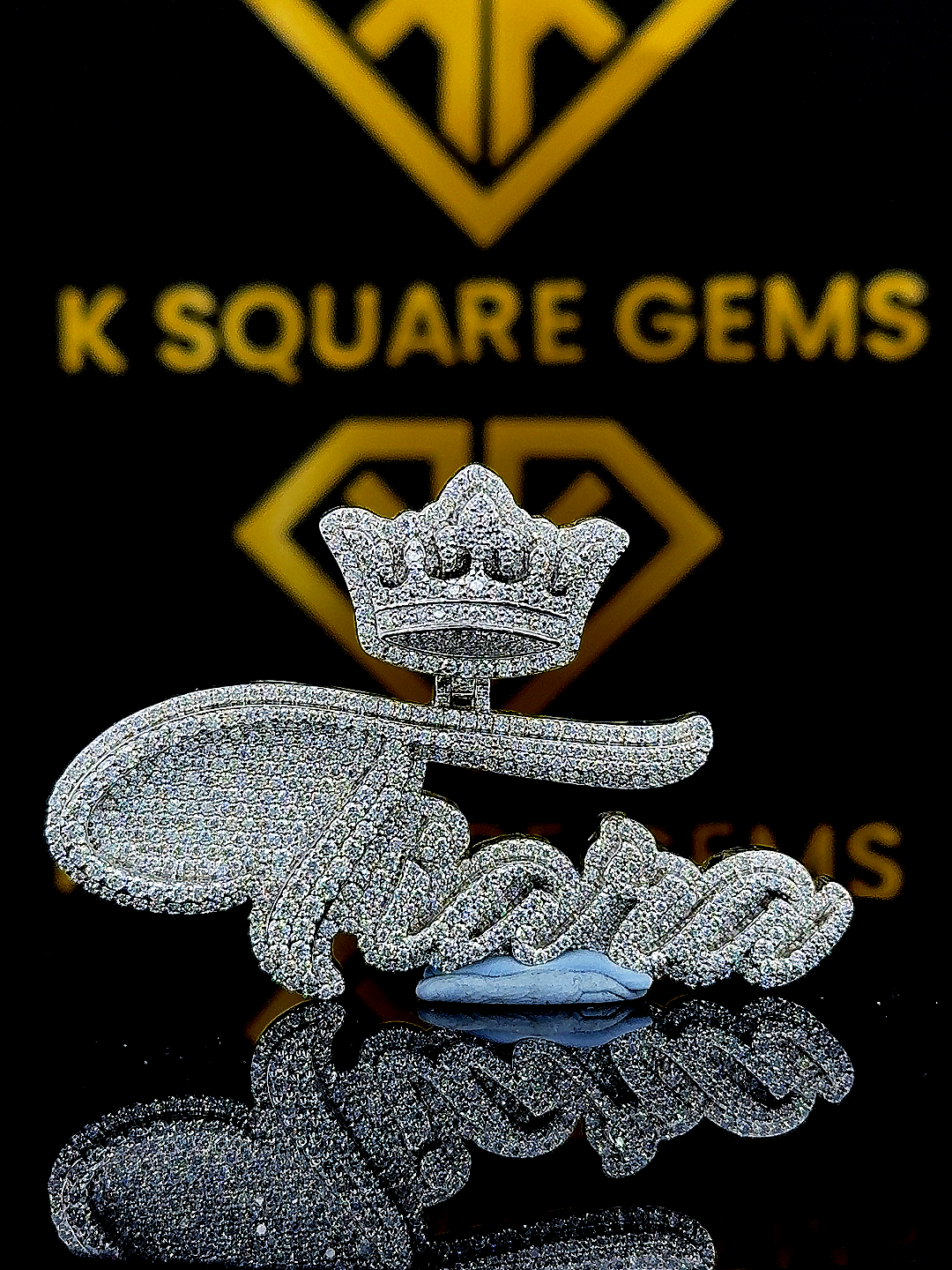 Crownin Moissanite Pendent