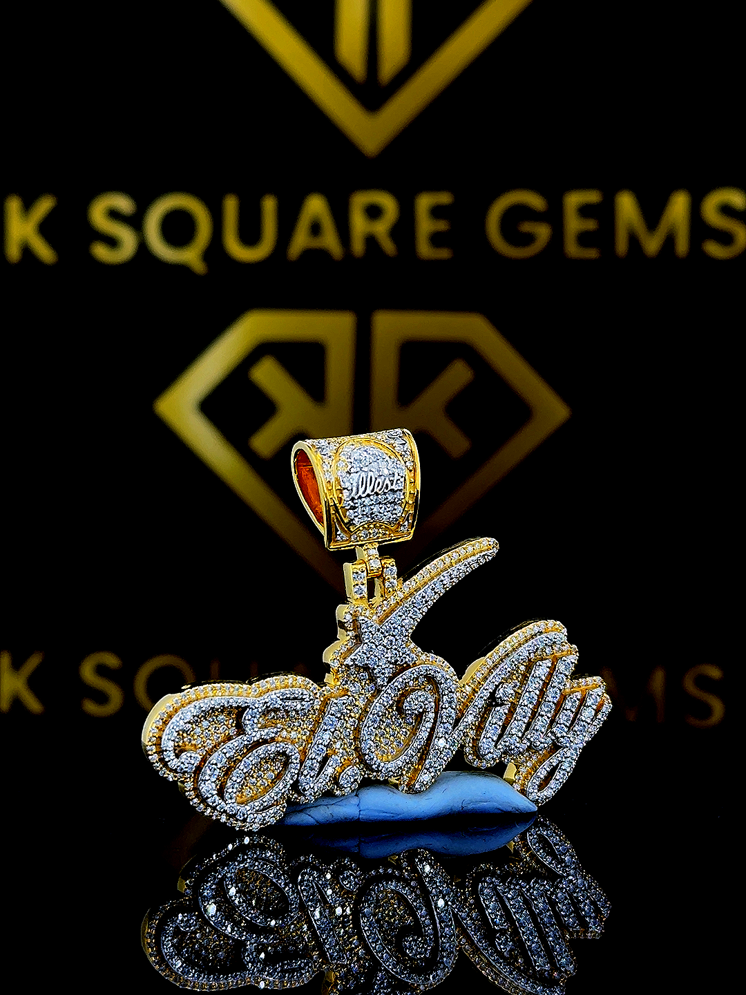 Villatoro Moissanite Pendent