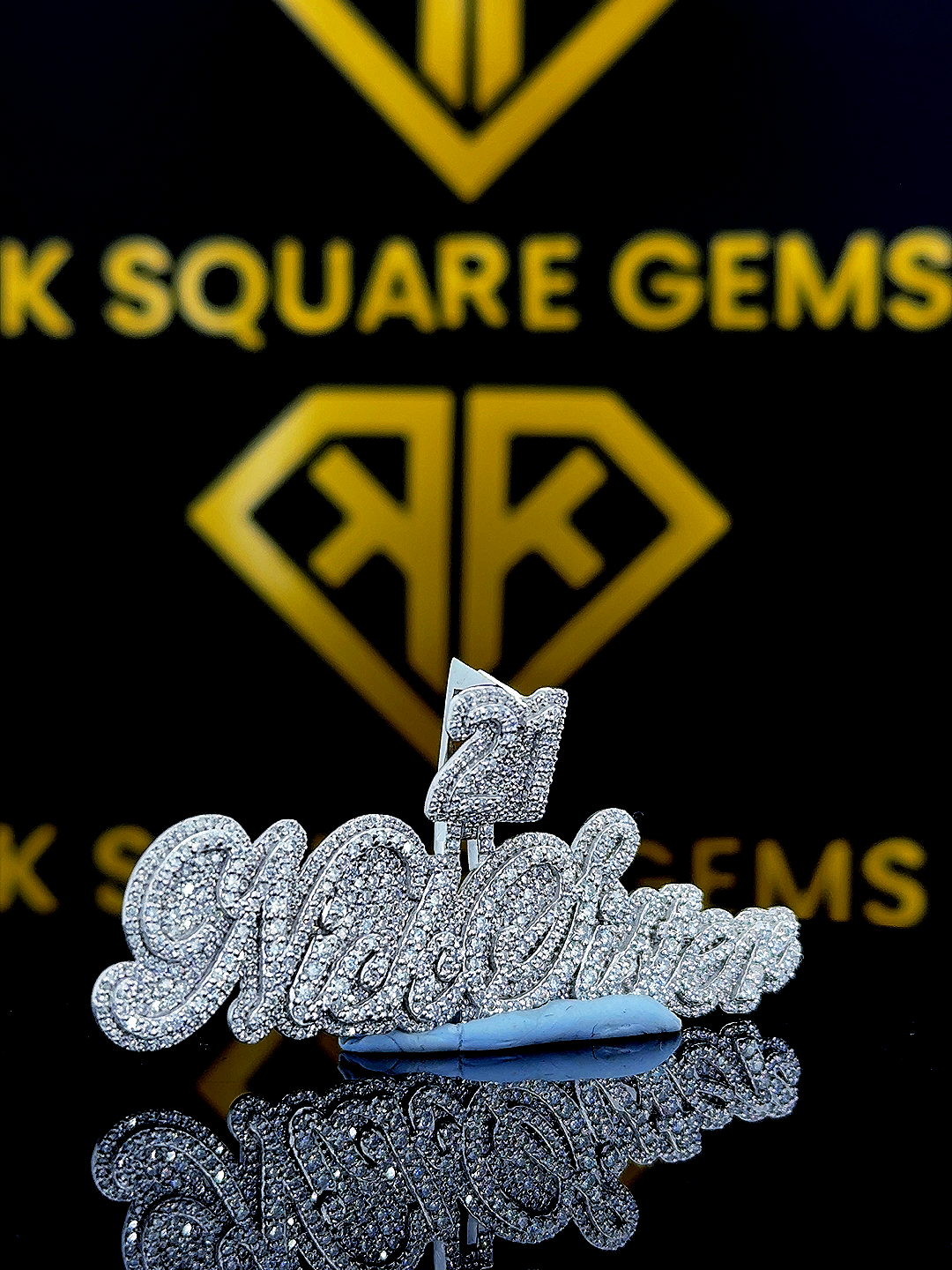 Nightown Moissanite Pendent