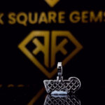 Discover the Flex 0.78 Carat Round VVS1 Moissanite Custom Pendant in 925 Sterling Silver.