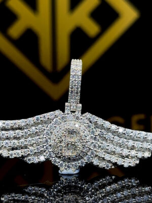 Sky Crest Moissanite Pendant