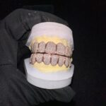 Custom fashion wholesale Top 8 bottom 8 tooth grillz for women in vvs clarity designer jewlery 14 kt moissanite diamonds