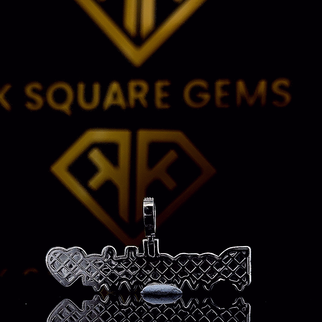 Discover the LuvLock 1.50 Carat Round VVS1 Moissanite Custom Pendant in 925 Sterling Silver.