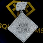 AveGlitz Moissanite Pendent