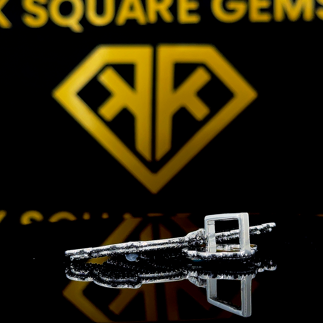 StormFlex Moissanite Pendent