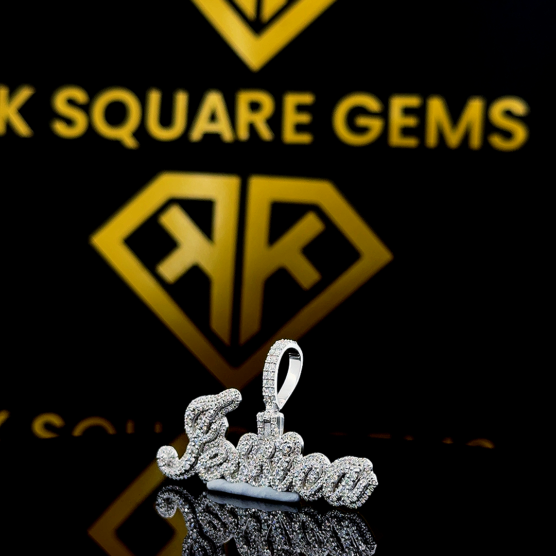 Sessy Moissanite Pendant